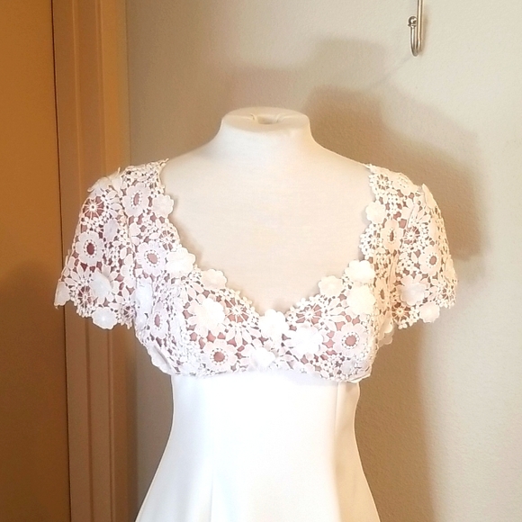 Victor Costa White Formal Gown  with Floral Sweetheart Appliqué Neckline Bodes - Picture 2 of 8